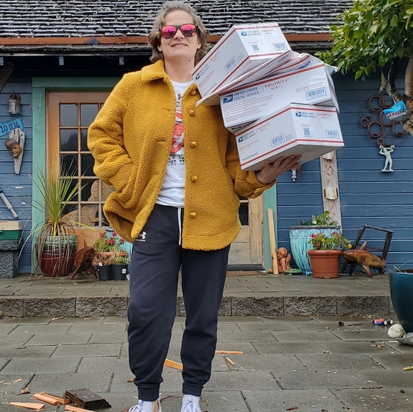 Meet your Posher, Bonnie - Picture 3 of 3